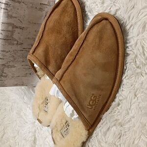 UGG Australia Tan Suede Sheepskin Slip On Sheepskin Lines Cozy Slippers 11
